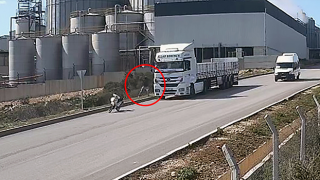 Camını kırdığı TIR’lardan cüzdan ve cep telefonu çaldı