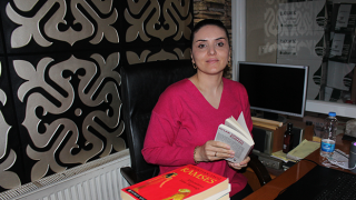 Kızını örnek aldı, 43 yaşında üniversitede okuyor