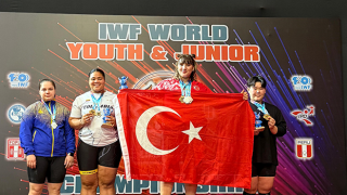 Milli halterci Fatmagül Çevik, dünya şampiyonu